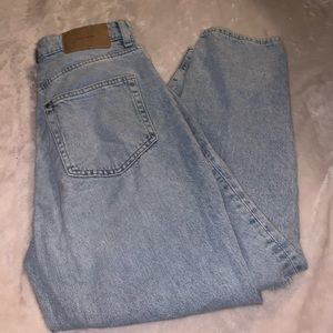perfect everyday light wash knee rio jeans